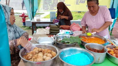 Ketan Biru Enten-Enten, Kudapan Manis Khas Ramadhan di Semarang