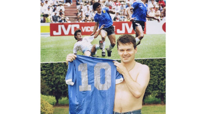 Balai Lelang Klaim Keaslian Kostum "Tangan Tuhan" Maradona