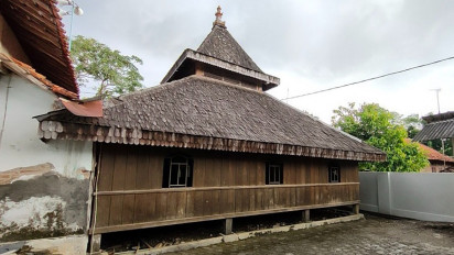 Masjid Sapu Angin Sadalu, Dibangun Dalam Semalam Oleh Wali Sakti.