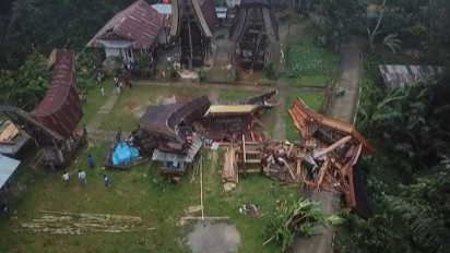 Toraja Diterjang Angin Puting Beliung, Lima Rumah Adat Ambruk