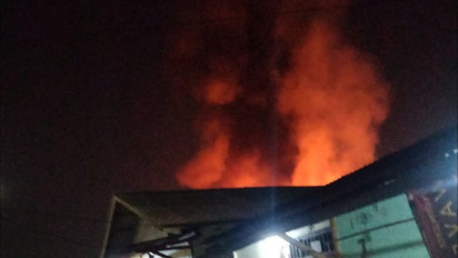 BREAKING NEWS: Diduga Ada Beberapa Orang di Lokasi Ketika Kebakaran Terjadi