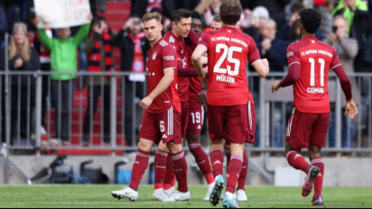 Gol Penalti Lewandowski Bawa Bayern Muenchen ke Jalur Kemanangan Usai Atasi Augsburg 1-0