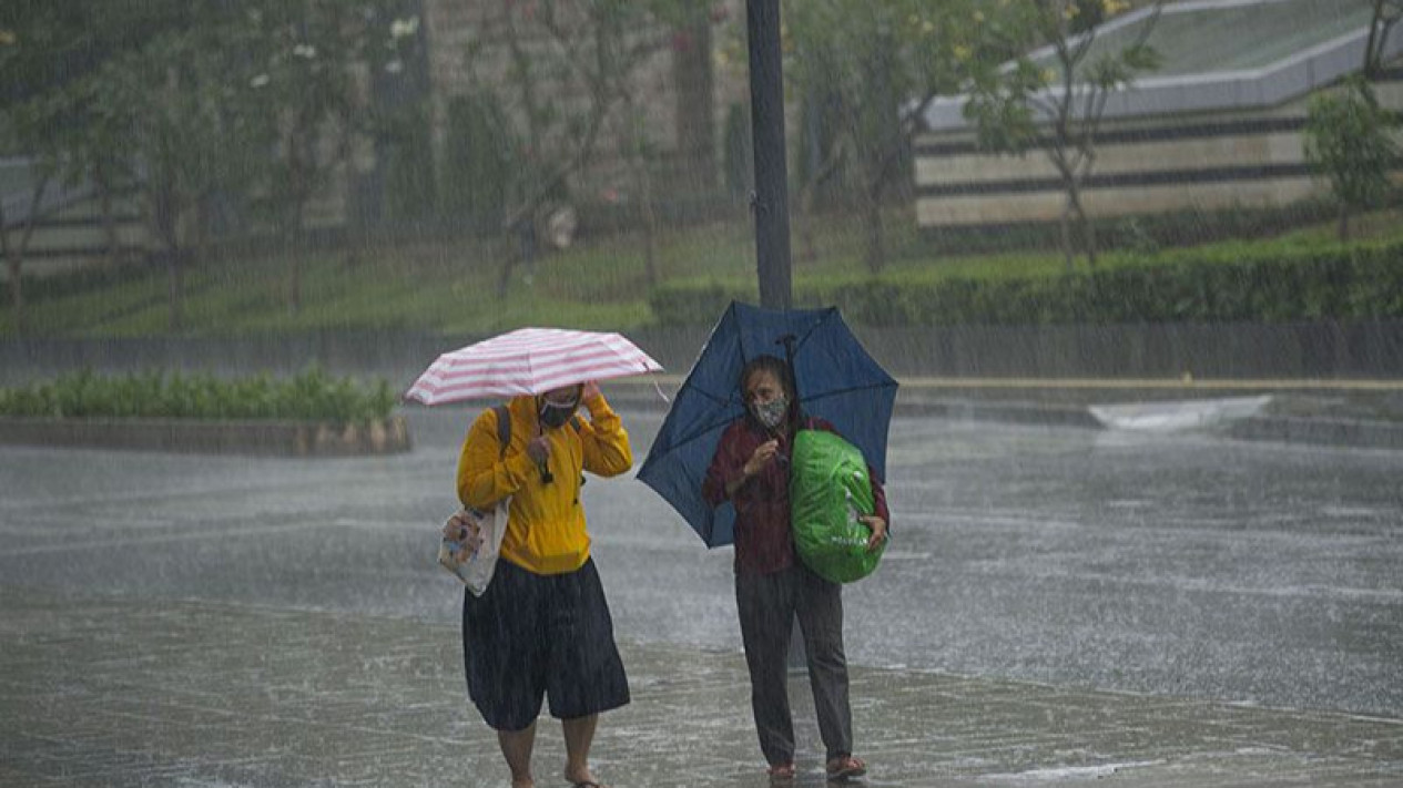 BMKG: Waspada Hujan, Petir & Angin Kencang di Jabodetabek Hari Ini
            - galeri foto