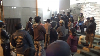 Warga Salatiga Antre Minyak Goreng Curah, Pembelian Dibatasi