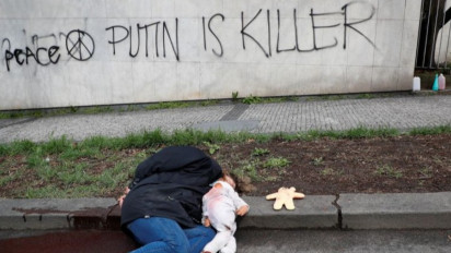 Sebuah Kuburan Massal Warga Sipil Ukraina Ditemukan Dekat Kiev