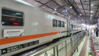 Ada Demo di DPR Hari Ini 28 Agustus 2025, 19 Kereta Api Berhenti di Stasiun Jatinegara