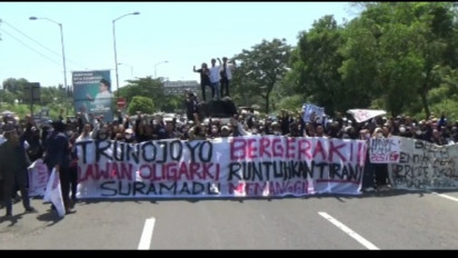Ratusan Mahasiswa Turun ke Jalan, Tutup Akses Jembatan Suramadu, Tolak Jabatan Presiden 3 Periode