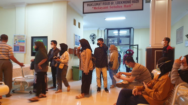 Persiapan Mudik, Warga di Kudus Antusias Ikuti Vaksinasi Malam Hari