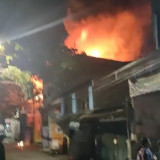 Kebakaran Landa Sebuah Bengkel di Warakas Jakut, Lima Orang Tewas