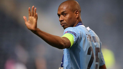 Fernandinho Tinggalkan Manchester City Akhir Musim 2021/2022