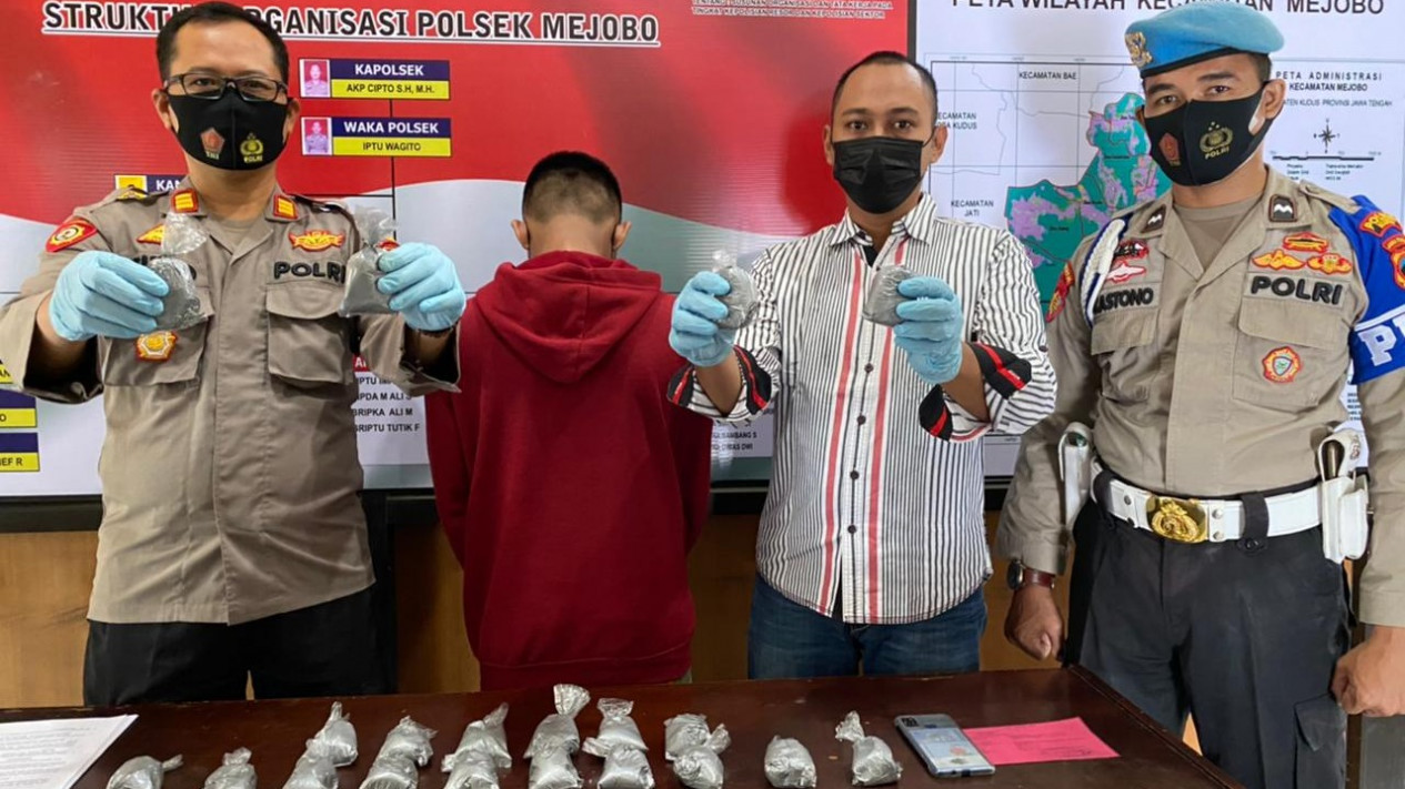 Apes! Berencana COD Obat Mercon dengan Pembeli Pemuda ini Justru Diciduk Polisi
            - galeri foto