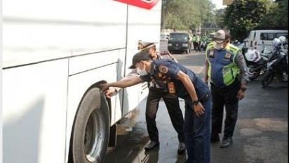 Jelang Mudik, Polisi dan Dishub Periksa Kelayakan Armada Bus
