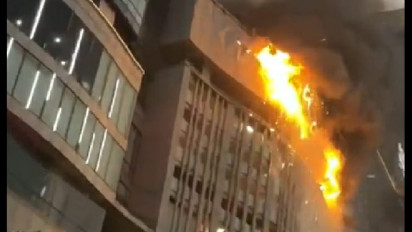 Arus Lintas di Sekitar Tunjungan Plaza 5 Surabaya Disterilkan