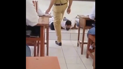 Injak Bahu Siswa dan Viral di Medsos, Kepala Sekolah di Karangasem Dipecat