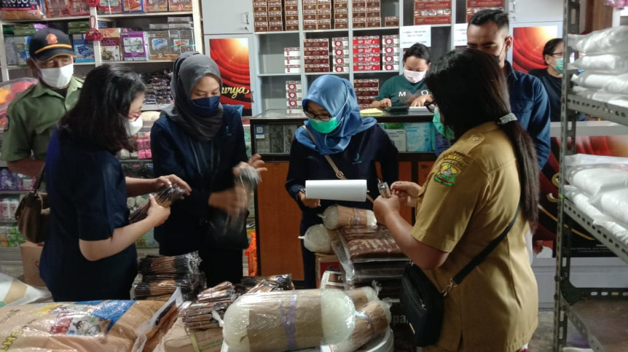 BPOM Ruteng NTT Sidak di Sejumlah Gudang dan Minimarket Serta Takjil Ramadan
            - galeri foto