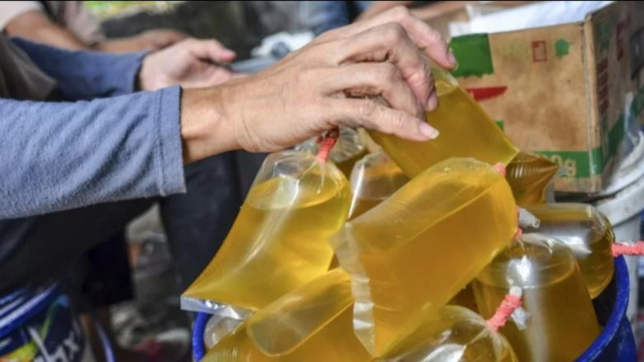 Suplai Tinggi, Menperin Heran di Jakarta Minyak Goreng Curah Masih Dijual di Atas HET
            - galeri foto