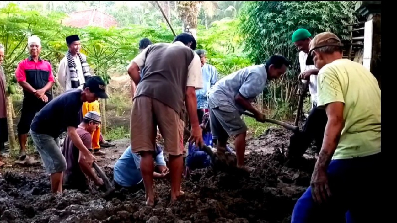 Polisi Amankan Kekasih Siswi yang Tewas Karena Diduga Dicekoki dan Diperkosa
            - galeri foto