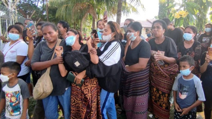 Tiba di Maumere, Korban Laka Maut di Pegunungan Arfak  Disambut Isak Tangis Keluarga