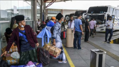 Petugas: Puluhan Bus Antarkota di Terminal Pulo Gebang Tidak Laik Jalan