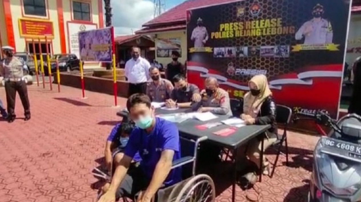 Pelaku Begal Ranjau Paku Diringkus Polisi Rejang Lebong 
            - galeri foto