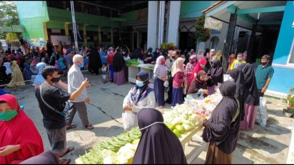 Ratusan Emak-emak di Banjar Antre Pengajian Ramadhan Berhadiah Uang dan Sembako