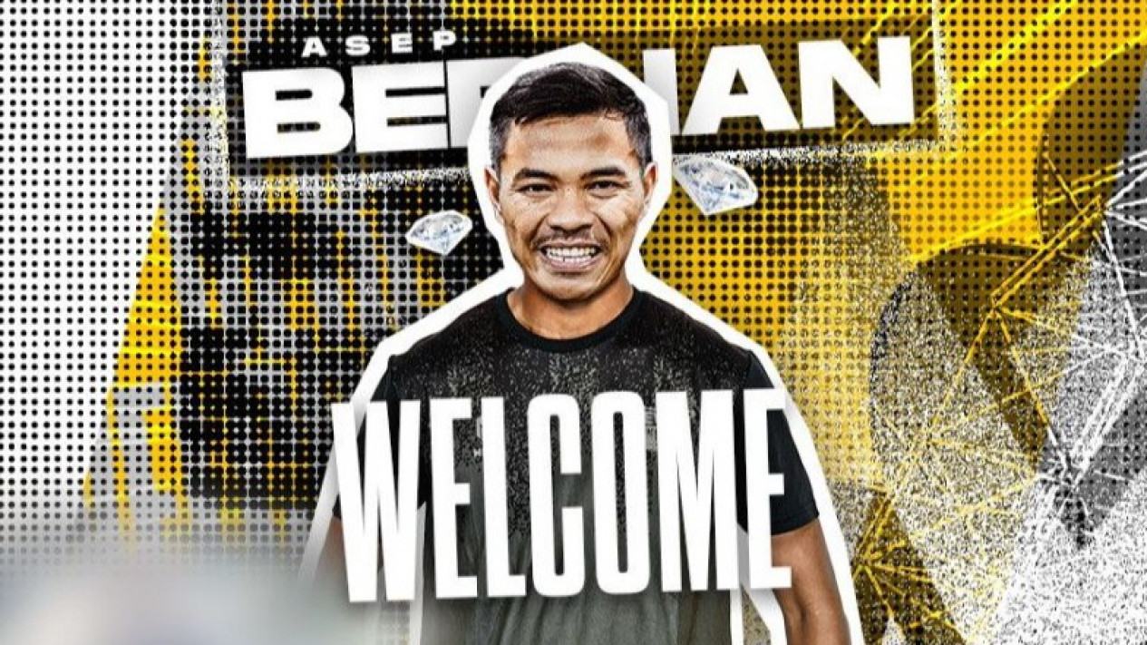 Asep Berlian Rekrutan Baru Dewa United
            - galeri foto