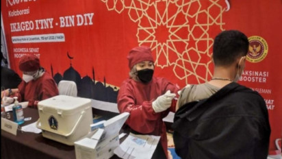 Ratusan Orang Ikuti Vaksinasi Covid-19 Malam Hari yang Digelar IKAGEO Institut Teknologi Nasional Yogyakarta