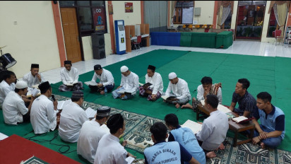 Dari Balik Jeruji Besi, Terdengar Lantunan Ayat Alquran