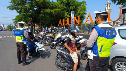 Menjadi Syarat Mudik, Petugas Gabungan di Banjar Gelar Razia Vaksin