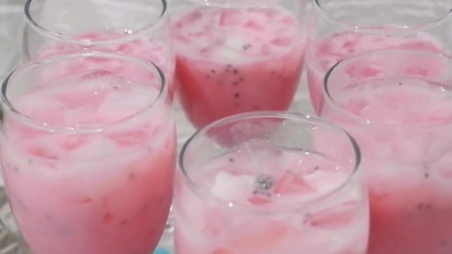 Segarnya Es Kelapa Kopyor, Buahnya Dipetik Langsung dari Pohonnya