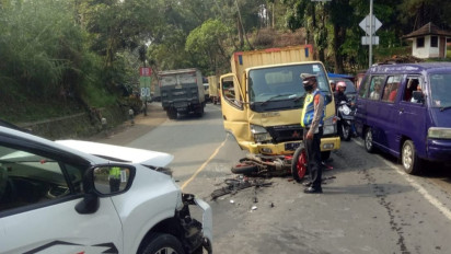Mengantuk, Tiga Kendaraan Terlibat Kecelakaan di Sukabumi