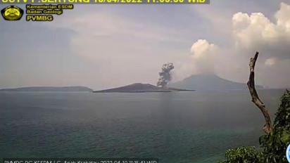 2 Kali Erupsi, Gunung Anak Krakatau Luncurkan Abu Vulkanis Setinggi 700 Meter