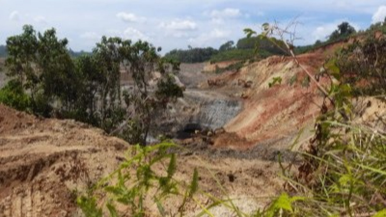 DPRD Provinsi Bengkulu :  3 Km Jalan Provinsi Bengkulu Digali Tambang, Pidana!
            - galeri foto