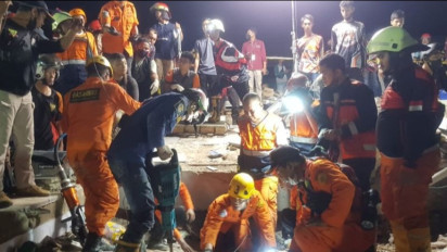 BREAKING NEWS: Minimarket Ambruk, Tiga Orang Meninggal Dunia