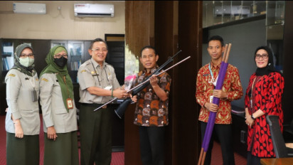 Pemda Sumbawa Barat Terima Bantuan Alat Evakuasi HPR Tangani KLB Rabies dari Kementan RI