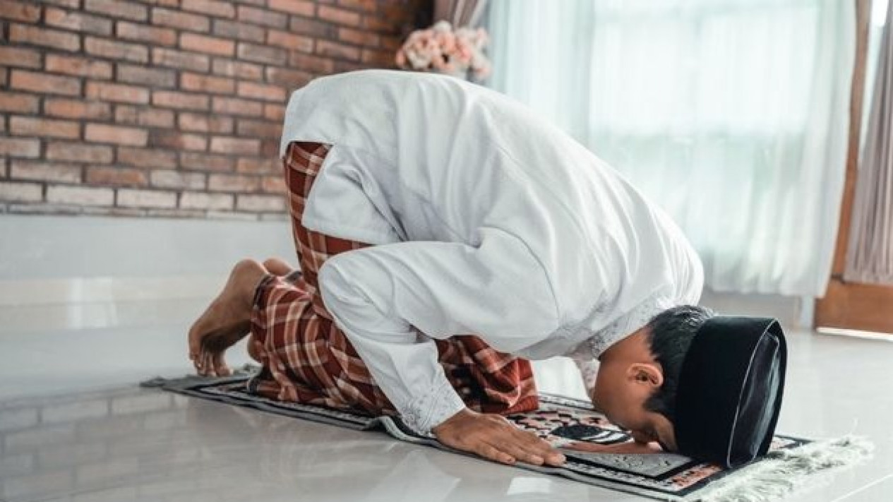 Lupa atau Ragu Jumlah Rakaat saat Salat? Lakukan Ini Sebelum Salam
            - galeri foto