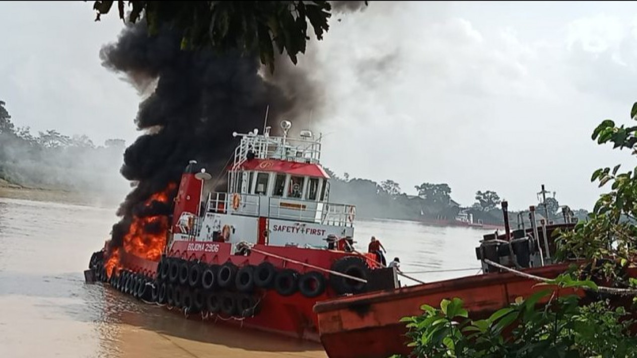 Begini Kondisi Kapal Tugboat yang Terbakar dan Tewaskan 1 ABK di Batanghari Jambi
            - galeri foto