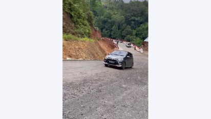 Masyarakat Minta Pemkab Muara Enim Kaji Ulang Pembanguan Jalan di Semende, Jalan Baru Tanjakan Terjal Mobil Terjungkal