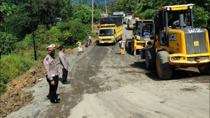 Jalur Mudik Jalinsum Batu Jomba di Tapanuli Selatan Mulai Diperbaiki