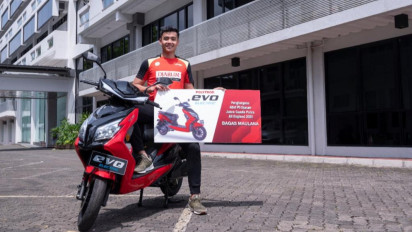 Juara All England, Bagas Maulana Dapat Bonus Ratusan Juta dan Motor Listrik