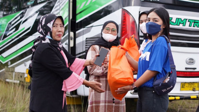 #PNMBerdayakanKartini, PNM Bagikan Paket Sembako Kepada 1.000 Kartini Ultra Mikro