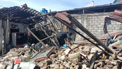 Sisir Rumah Ledakan Petasan, Jibom Temukan Bahan Peledak Berbahaya