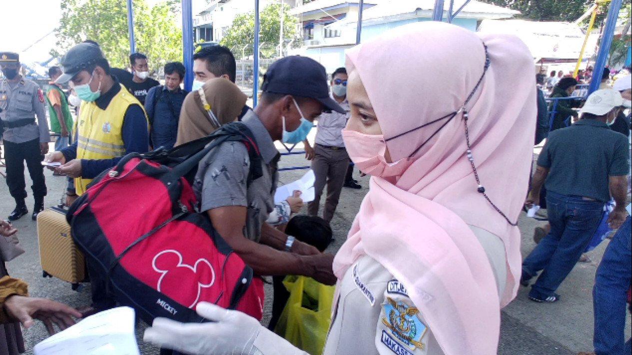 Pekerja Migran Asal Malaysia di Pelabuhan Parepare Ditemukan Tidak Memiliki Vaksin Lengkap
            - galeri foto