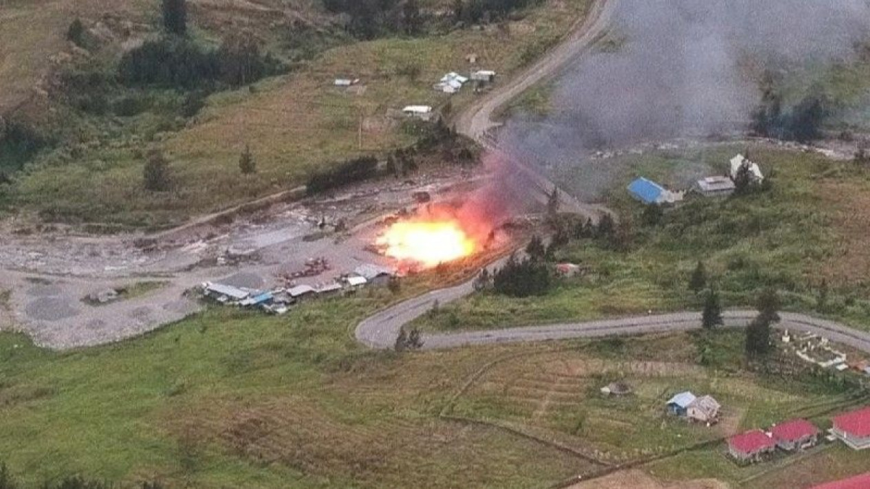 KKB Kembali Berulah, Kini Bakar Mes Milik PT MTT di Ilaga Papua
            - galeri foto