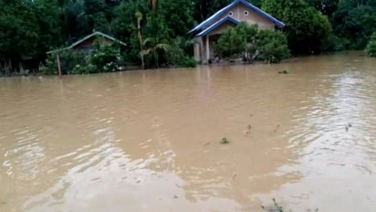 Sungai Batang Pangean Jambi Meluap, Puluhan Rumah Warga Terendam Banjir