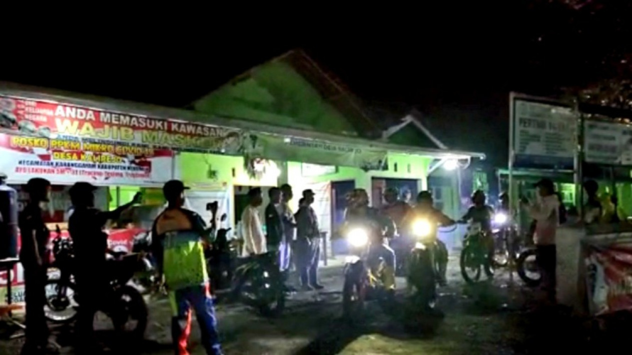 Terabas Malam Hari, Komunitas Trail Kebumen Salurkan Donasi Pembangunan Masjid
            - galeri foto