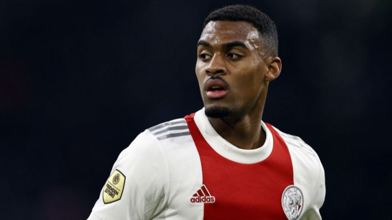 Bayern Muenchen Kepincut Talenta Ajax Ryan Gravenberch
            - galeri foto