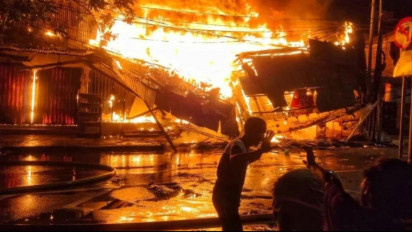 Puluhan dan Kios Hangus Akibat Kebakaran di Pasar Gembrong