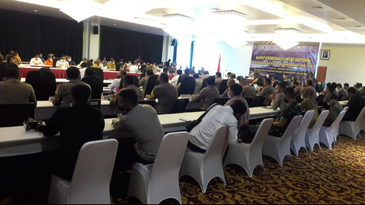 Polda Sumsel Siagakan Tim Khusus di Daerah Rawan Jelas Arus Mudik
            - galeri foto