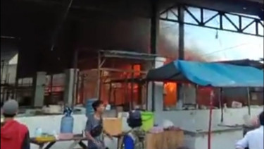 Pasar Dermoleng di Brebes Terbakar, 6 Kios Ludes Dilalap Api